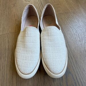 NWOT Roxy Slip-on Sneakers